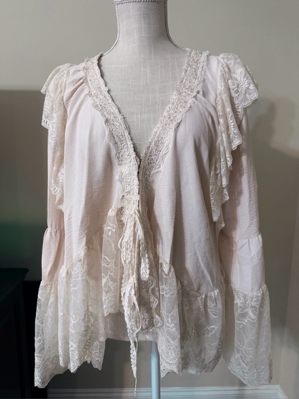 NWOT Origami Lace Trim Light Cream Boho Blouse size small